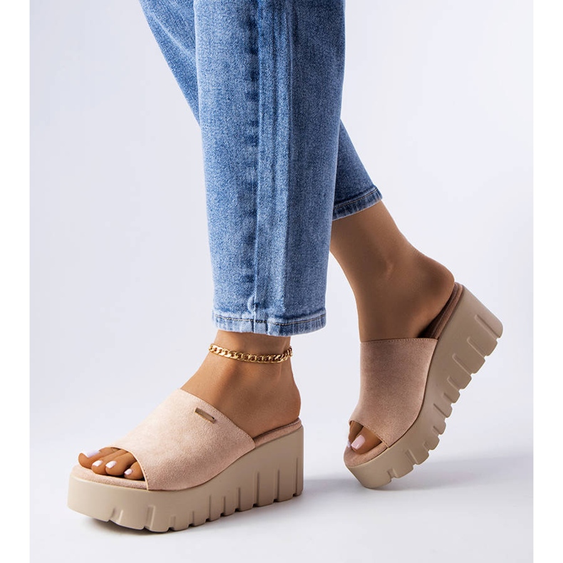 PA1 Sandalias beige de cuña alta de Bourdette 1