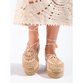 Alpargatas con plataforma beige oscuro de Shelovet boho 2