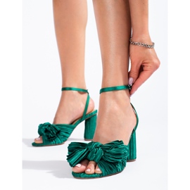 Sandalias de tacón de tela verde de Shelovet 3