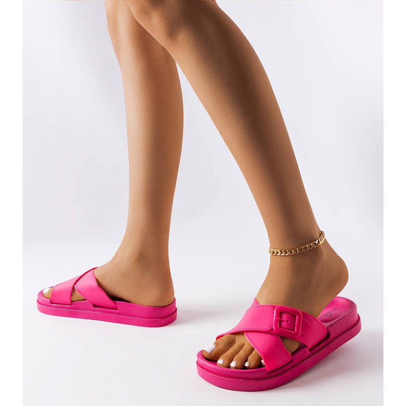 Chanclas con hebilla de goma rosas de Pauline 2