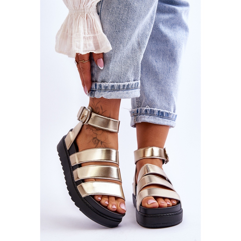 FM1 Sandalias En Una Plataforma Masiva Lisboa Dorada dorado 1
