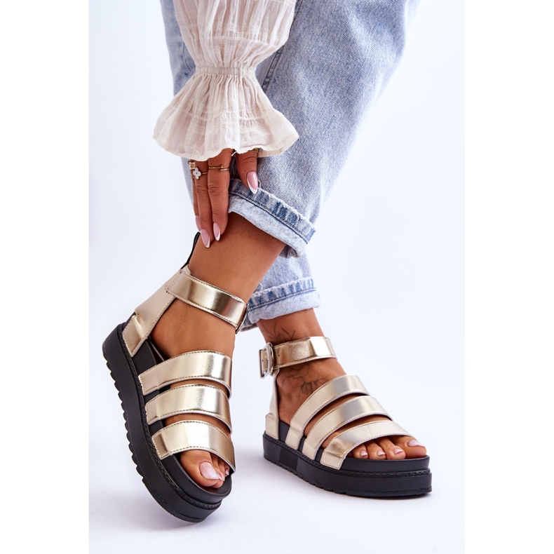 FM1 Sandalias En Una Plataforma Masiva Lisboa Dorada dorado 2