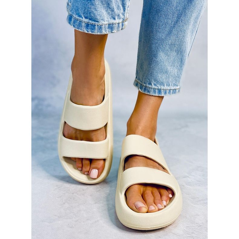 Boddie Sandalias de goma beige 1