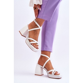 FS1 Moda White Secret Rose Tacones altos y sandalias de plataforma blanco 3