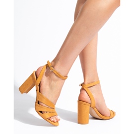 Sandalias bloque marrón Shelovet 2