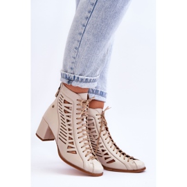 Botas de cuero caladas Maciejka 05508-22 Beige claro 7