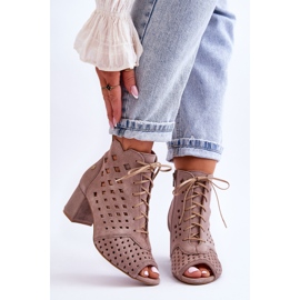 Botas De Gamuza Con Patrón Calado Maciejka 05966-10 Beige Oscuro 1