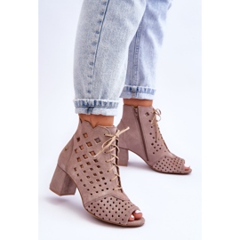 Botas De Gamuza Con Patrón Calado Maciejka 05966-10 Beige Oscuro 2