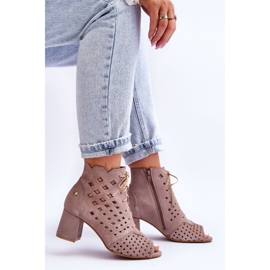 Botas De Gamuza Con Patrón Calado Maciejka 05966-10 Beige Oscuro 6