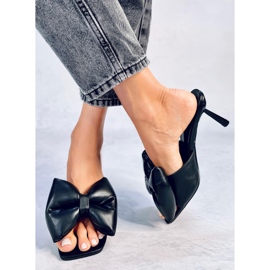 Sandalias de tacón de aguja con lazo negro Ellie 2