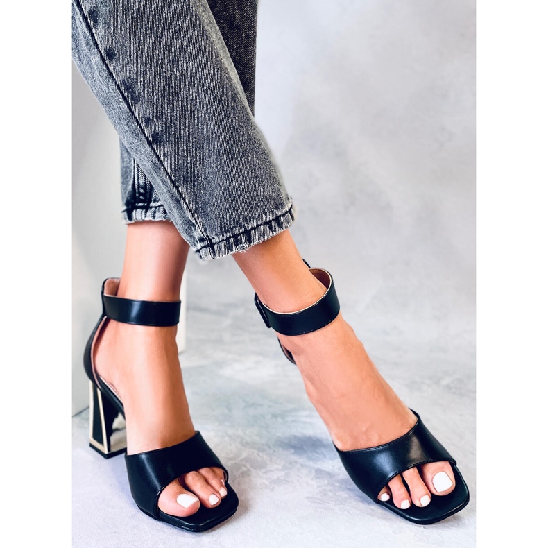 Tamara Sandalias negras tacón geométrico negro 2 Tamara Sandalias negras tacón geométrico negro 2