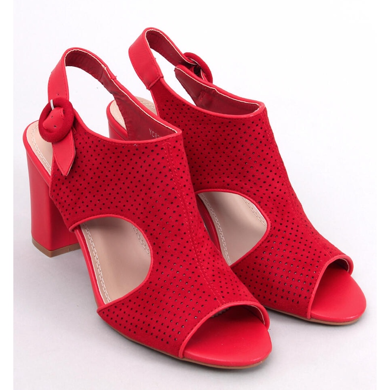 Morillo Sandalias rojas tacón calado rojo 1 Morillo Sandalias rojas tacón calado rojo 1