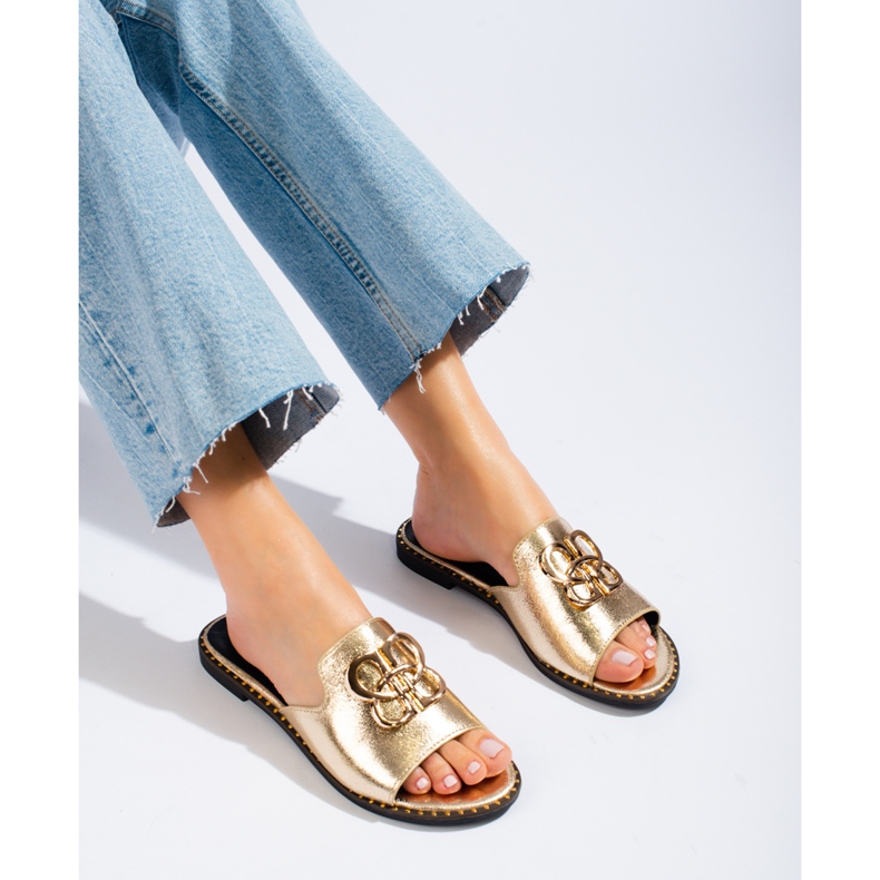 Chanclas de mujer Shelovet con adornos dorados 1