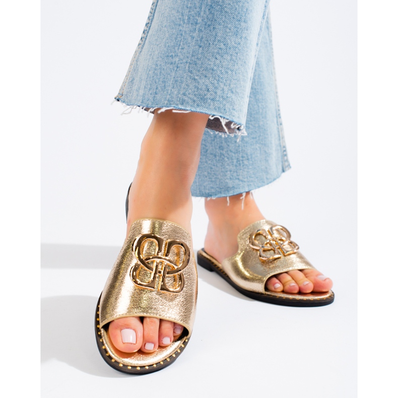 Chanclas de mujer Shelovet con adornos dorados 2