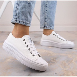Zapatillas en la plataforma Big Star W INT1874B blanco 3