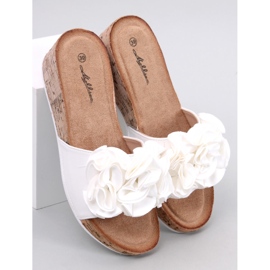 BM Sandalias cuña con flores de Peluso Blanco 1