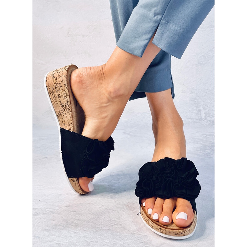 BM Sandalias cuña con flores de Peluso Negro 1