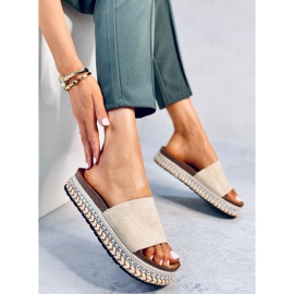 BM Mules con adornos Donnie Beige 4