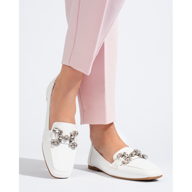 Mocasines de mujer blancos con decoración Shelovet 2