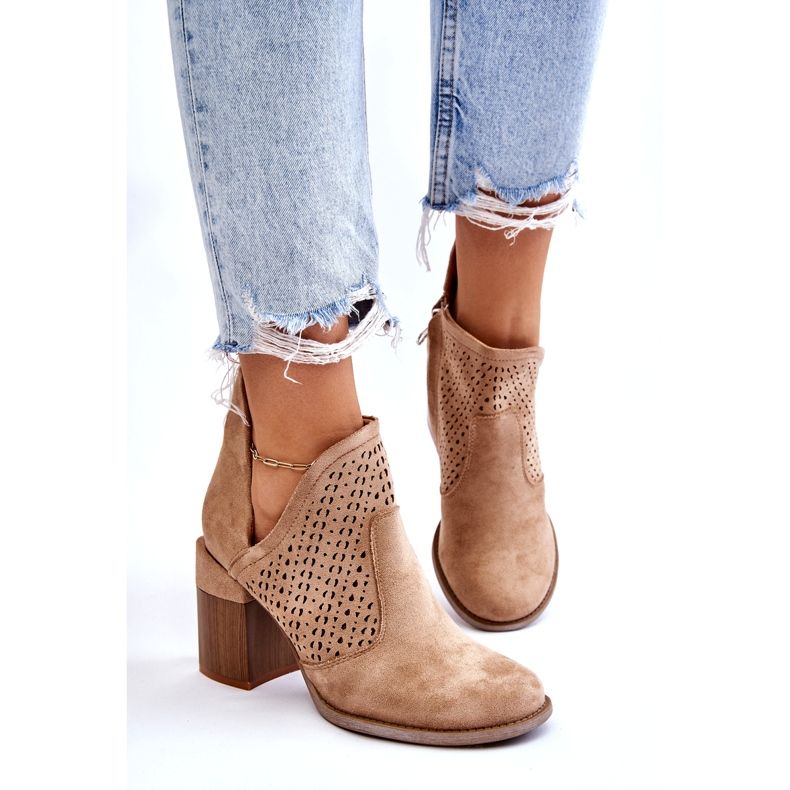 Bella Paris Botas Layne de ante beige con aberturas 3