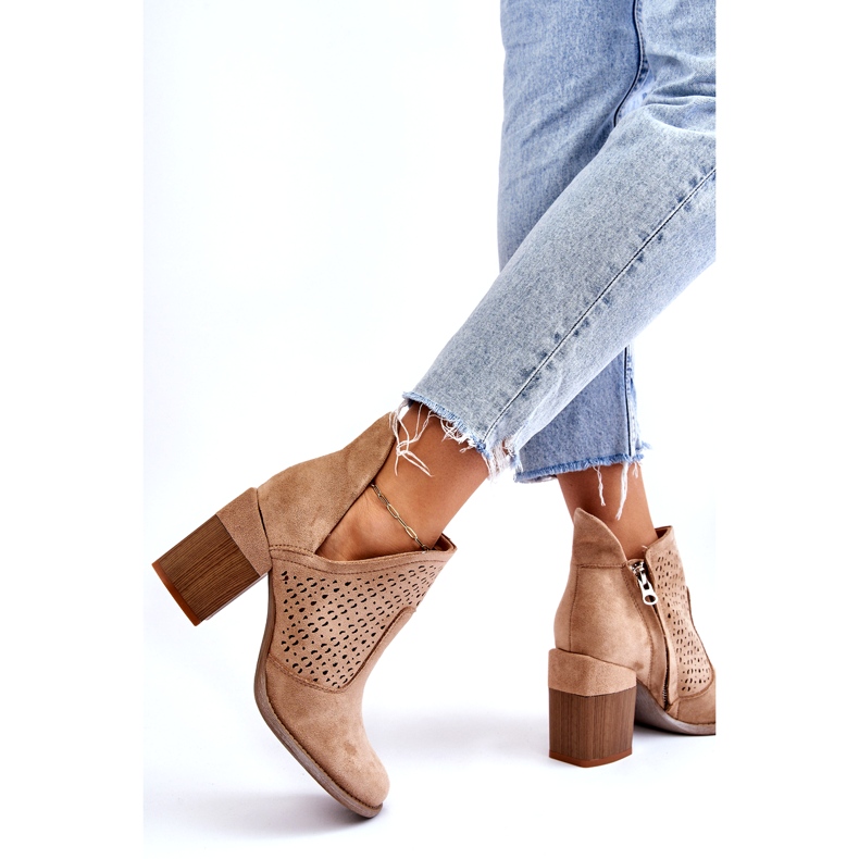Bella Paris Botas Layne de ante beige con aberturas 5