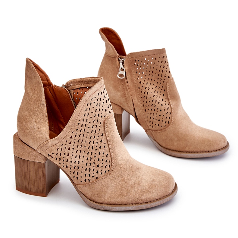 Bella Paris Botas Layne de ante beige con aberturas 2