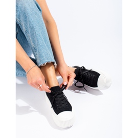Zapatillas con plataforma caladas negras de Shelovet negro 1
