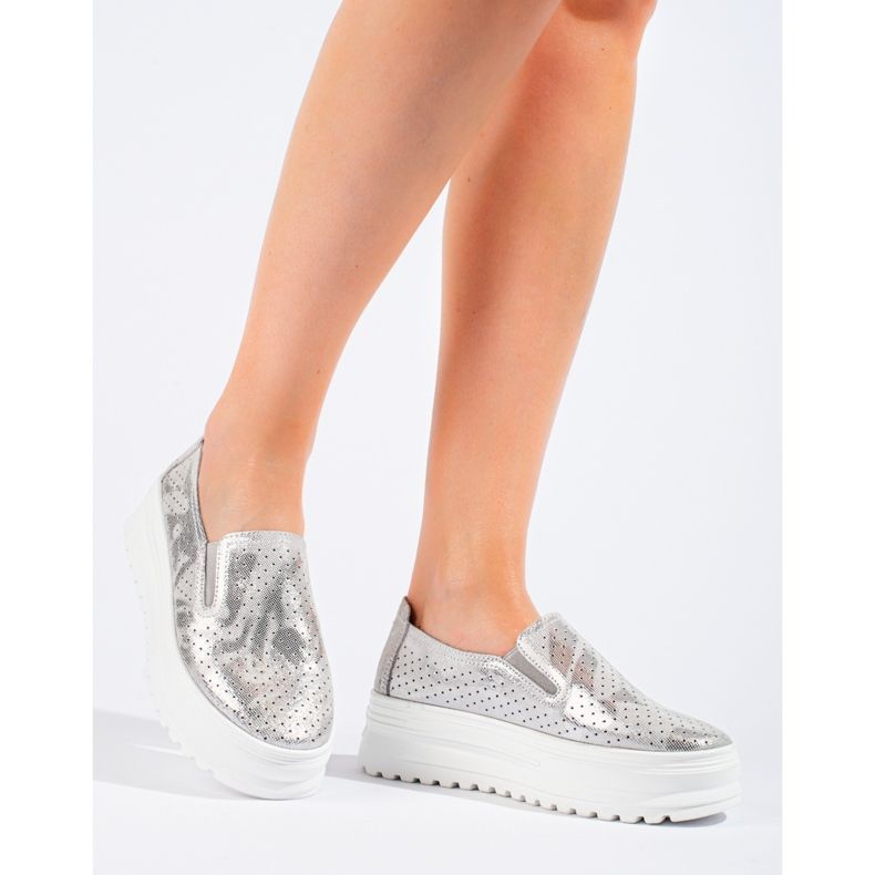 Zapato slip on mujer piel plata Shelovet 2