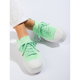 Zapatillas con plataforma calada verde claro de Shelovet 2