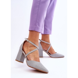 Bombas brillantes de moda en un talón plateado de galaxia plata 2 Bombas brillantes de moda en un talón plateado de galaxia plata 2