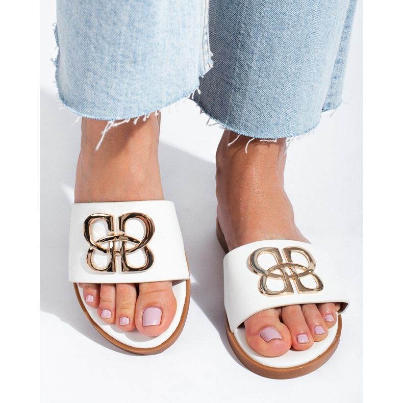 Babucha mujer blanca con adorno dorado Shelovet blanco 2